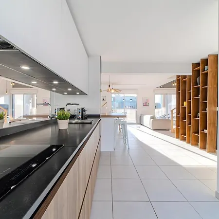 360 Skyview - Rooftop - Parking - Lumineux - Wifi Apartment